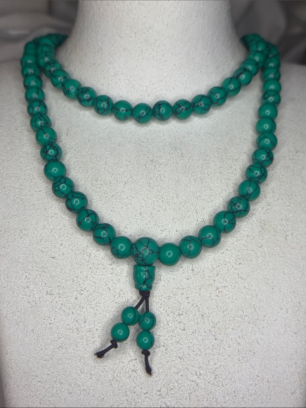 Turquoise dyed Howlite beaded Stretch necklace